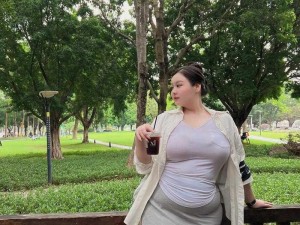 性感丰满的女 BBWBBWBBWBBW，让你欲罢不能的绝佳选择